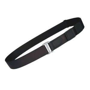 L'Ajusteur Tirea seul, accessoire de mode invisible pour une silhouette cintrée homme et femme.